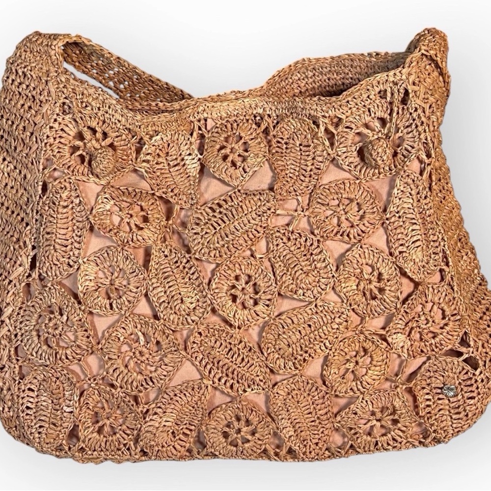 🌺Beautiful Floa Bella Handcrafted woven Tan Shoulder Bag🌺 - Picture 3 of 11